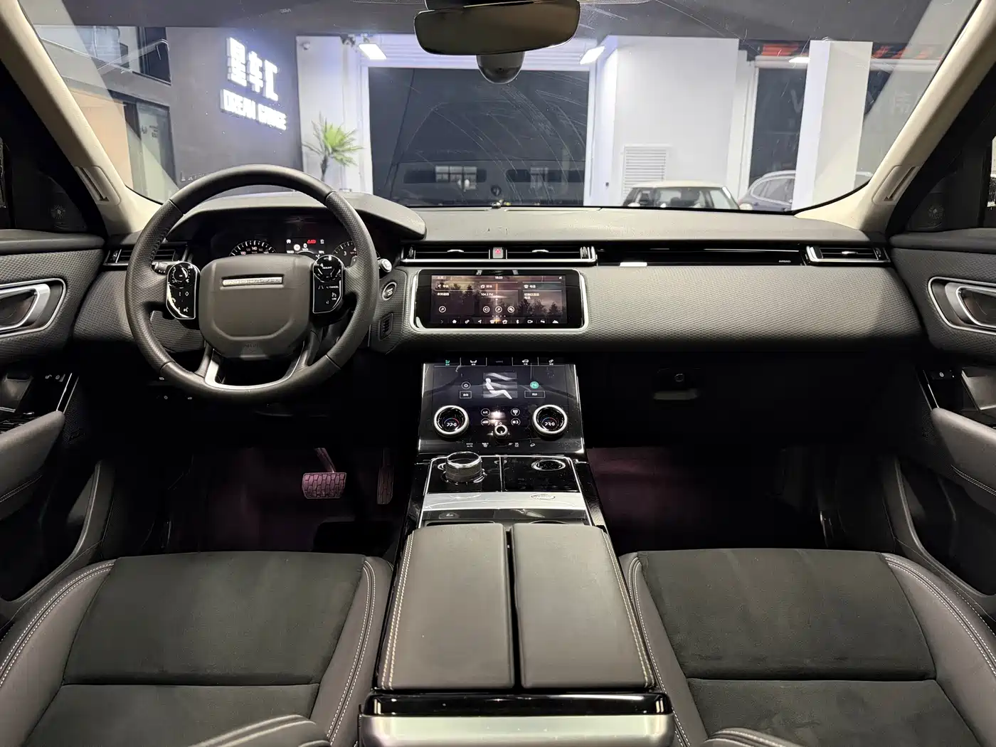 Land Rover Range Rover Velar 2021 P250 фото 6
