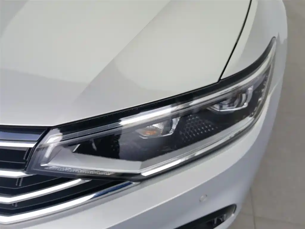 Volkswagen Magotan 2020 330TSI DSG Luxury фото 7