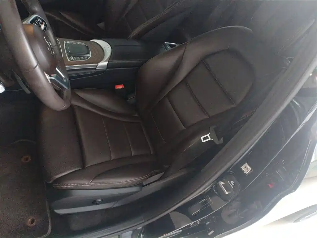 MERCEDES-BENZ GLC