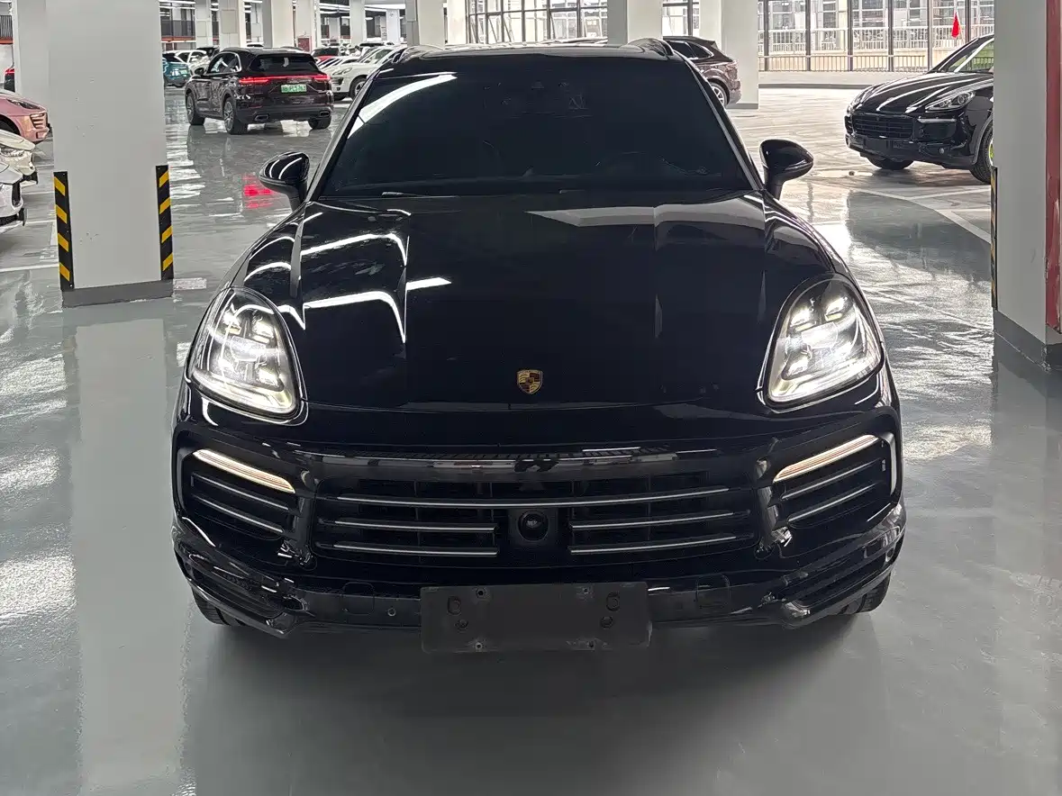 Photo 2 - Porsche Cayenne New Energy