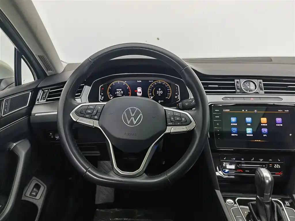 Volkswagen Magotan 2020 330TSI DSG Luxury фото 11