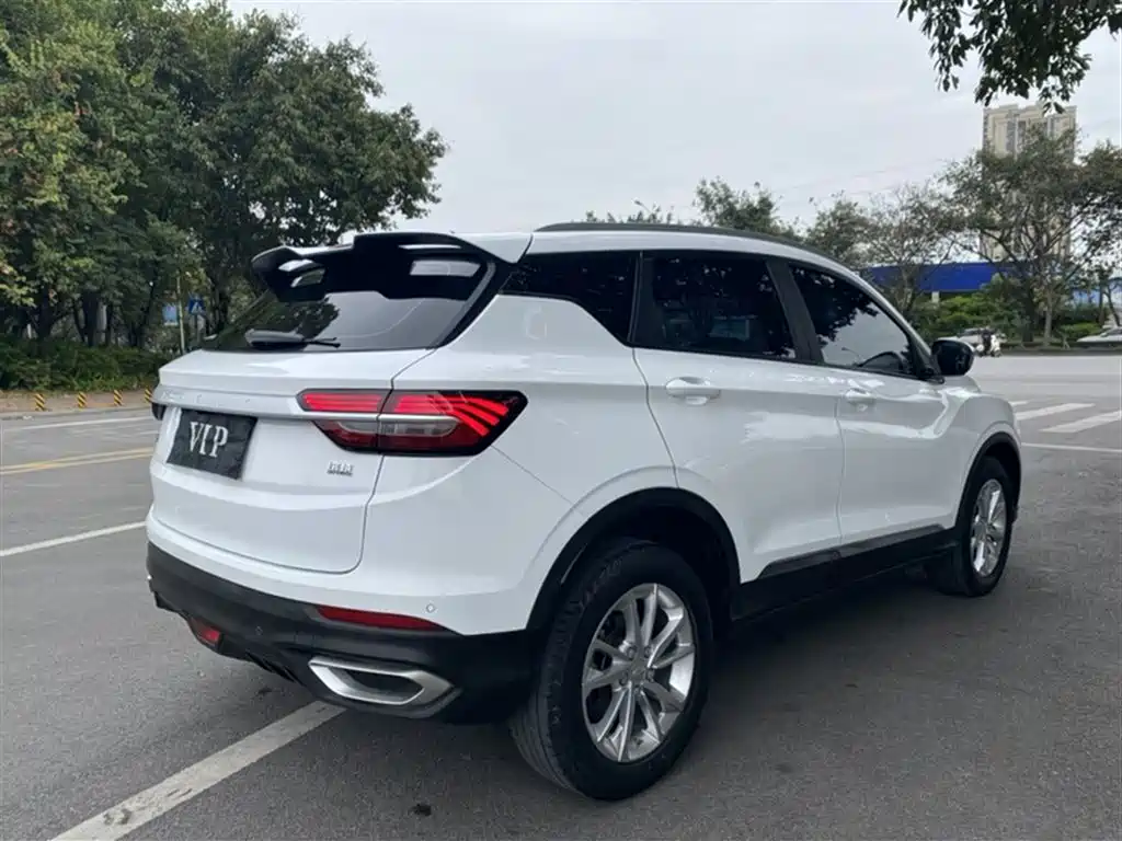Фото 23 - Geely Coolray