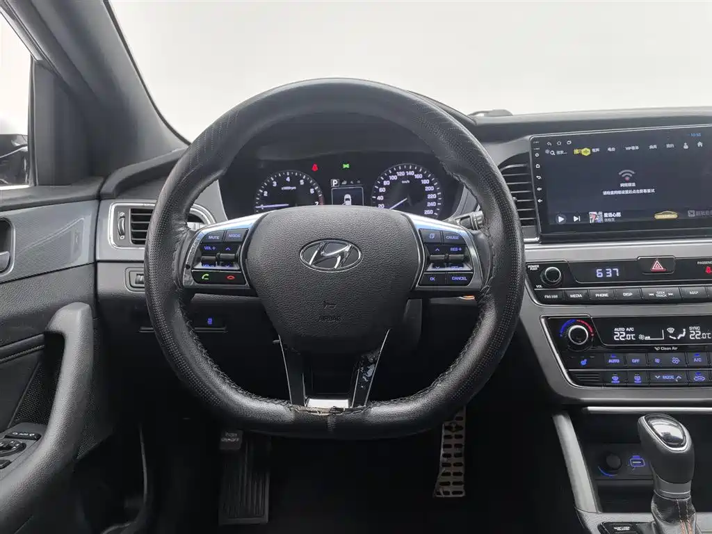 Hyundai Sonata 2015 1.6T GLS Smart фото 11