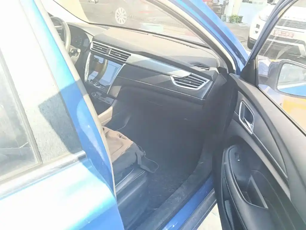 Roewe i5 2019 2019 1.5L Manual 4G Langhao Edition