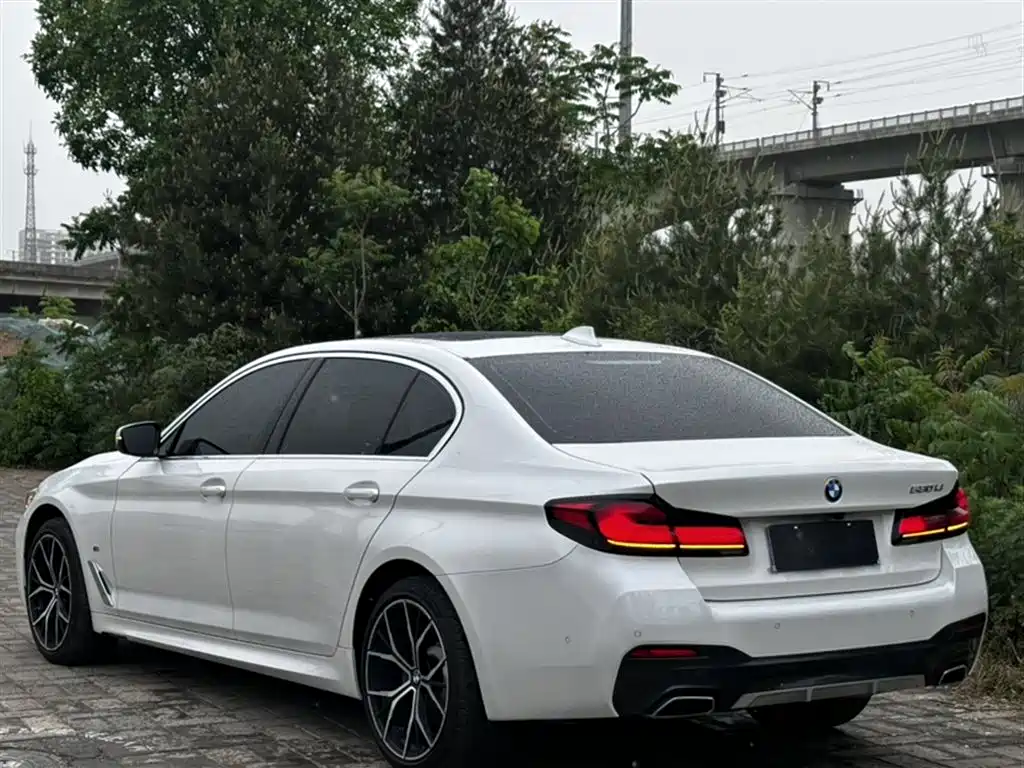 BMW 5 Series 2022 Facelift 530Li Leading M Sport Package фото 4