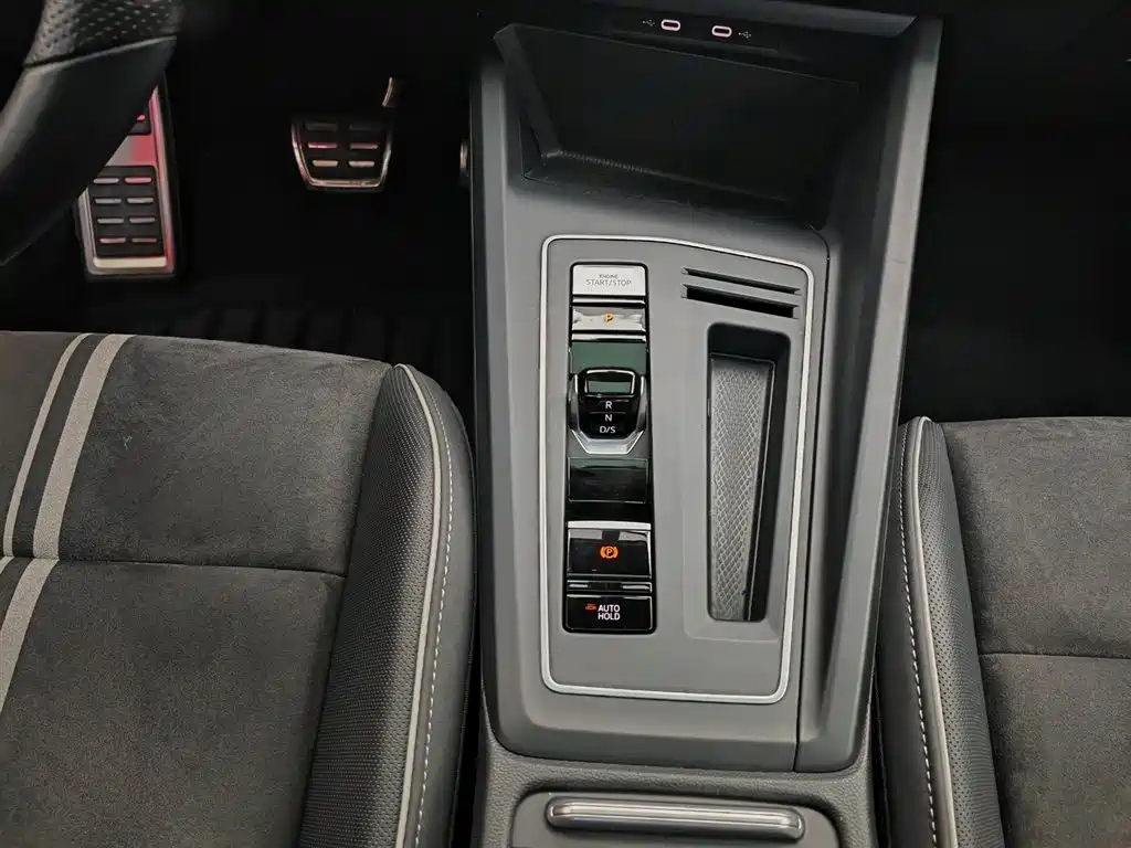 Volkswagen Golf 2021 280TSI DSG R-Line фото 13