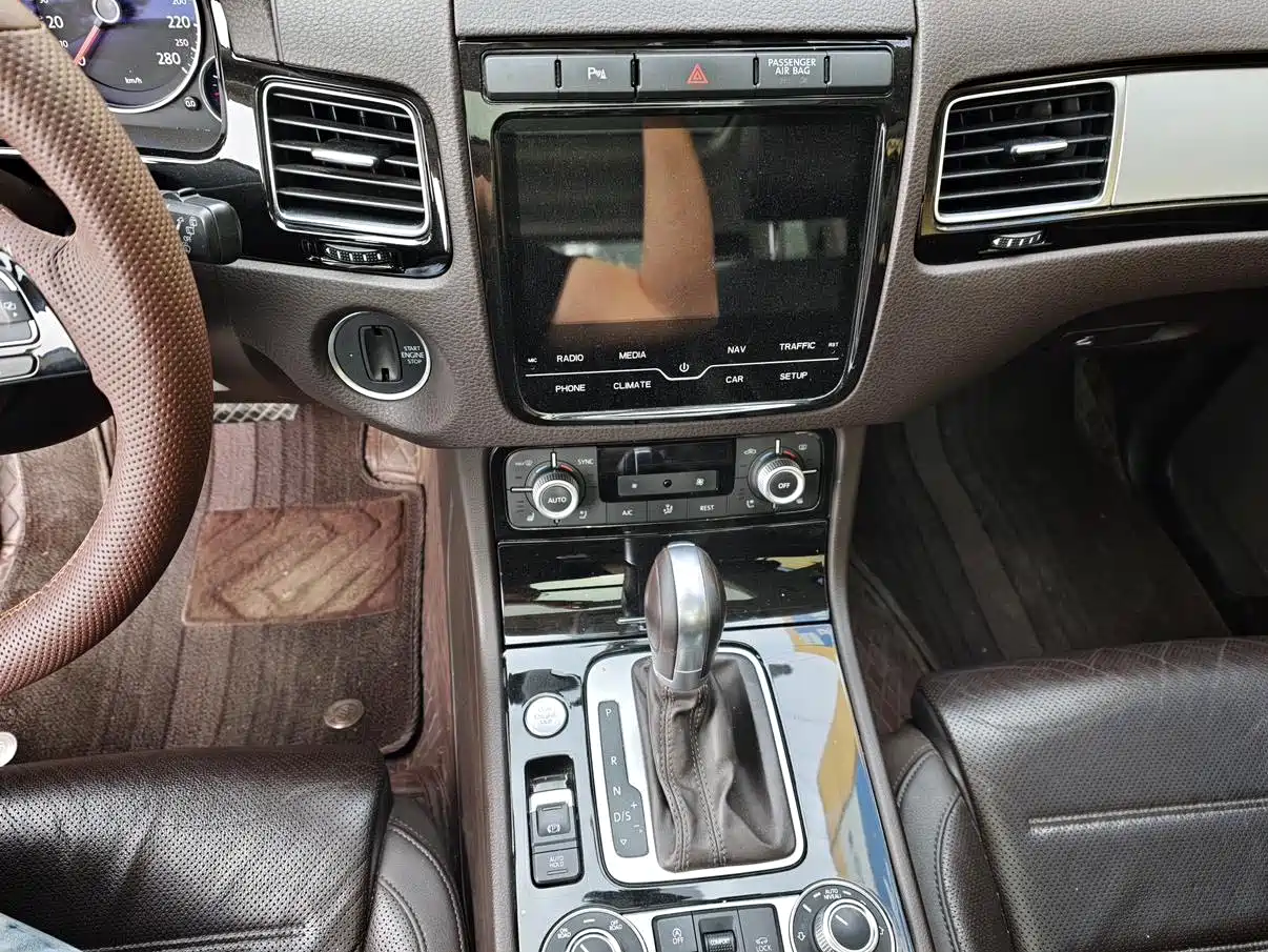 Volkswagen Touareg 2017 3.0TSI Explorer Edition фото 12