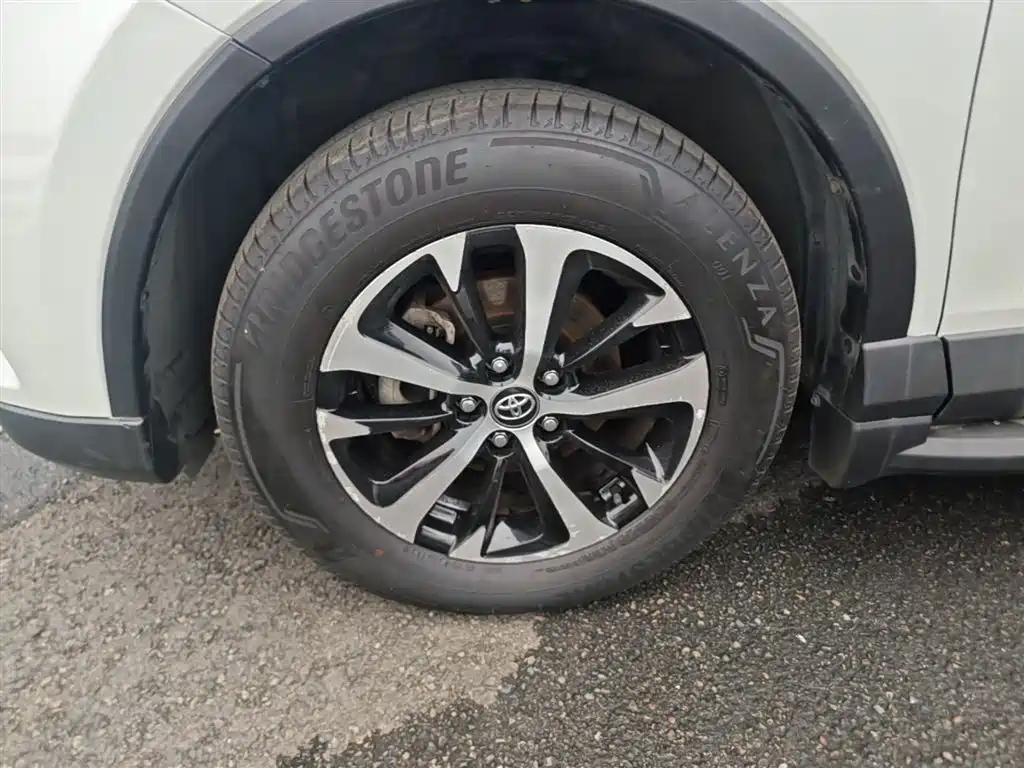 Toyota RAV4 Rongfang 2016 2.0L CVT 2WD Smart (China V) фото 23