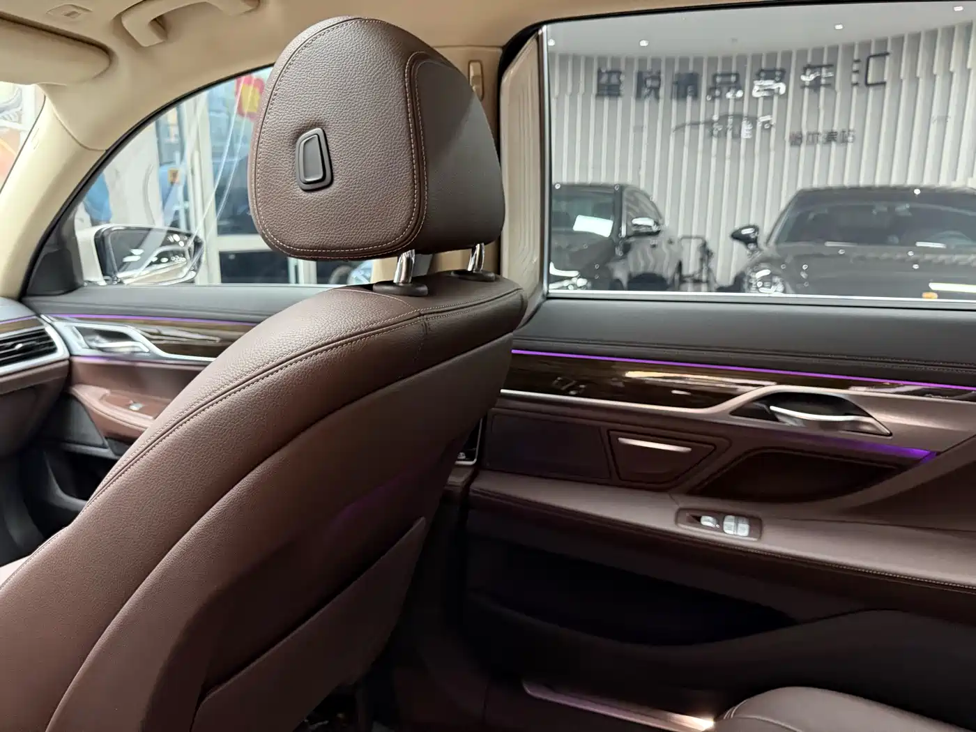BMW 7 Series 2016 730Li Leading фото 27