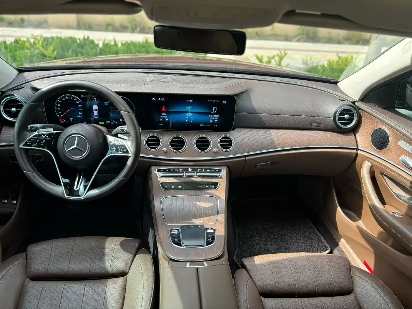 Mercedes-Benz E-Class New Energy 2022 E 350 e L Plug-in Hybrid Sedan фото 6