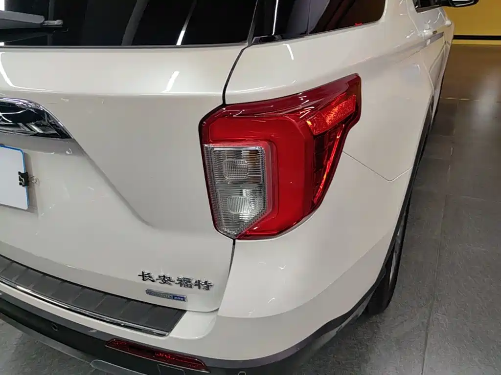 Ford Explorer 2021 2020 EcoBoost 285 AWD Titanium Edition 7-Seater