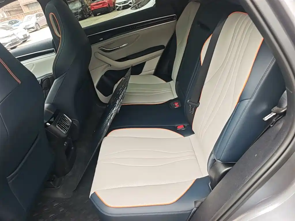 BYD Song PLUS PHEV 2021 DM-i 51KM Honor фото 24