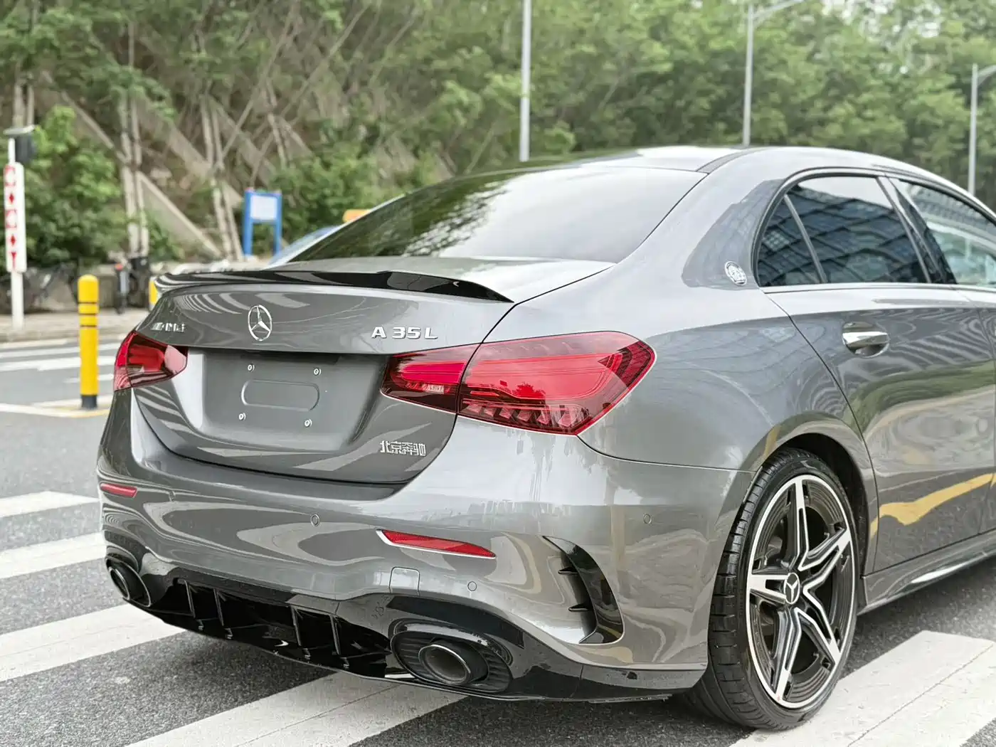 Mercedes-Benz A-Class AMG 2025 AMG A 35 L 4MATIC фото 13