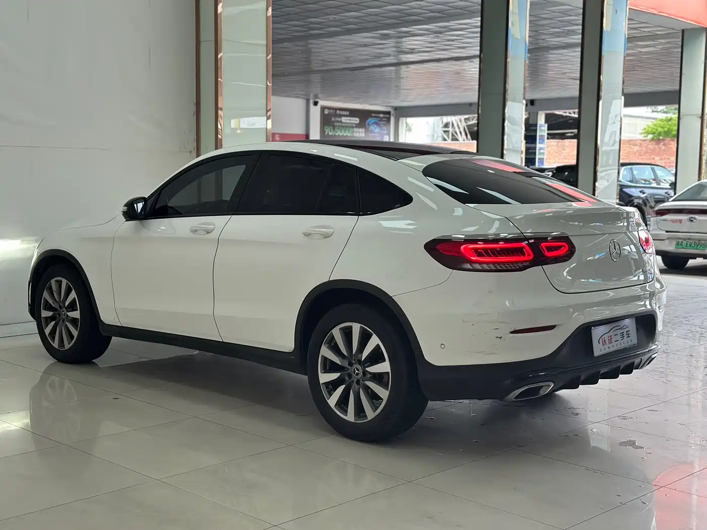 Mercedes-Benz GLC Coupe 2020 GLC 260 4MATIC Coupe SUV фото 18