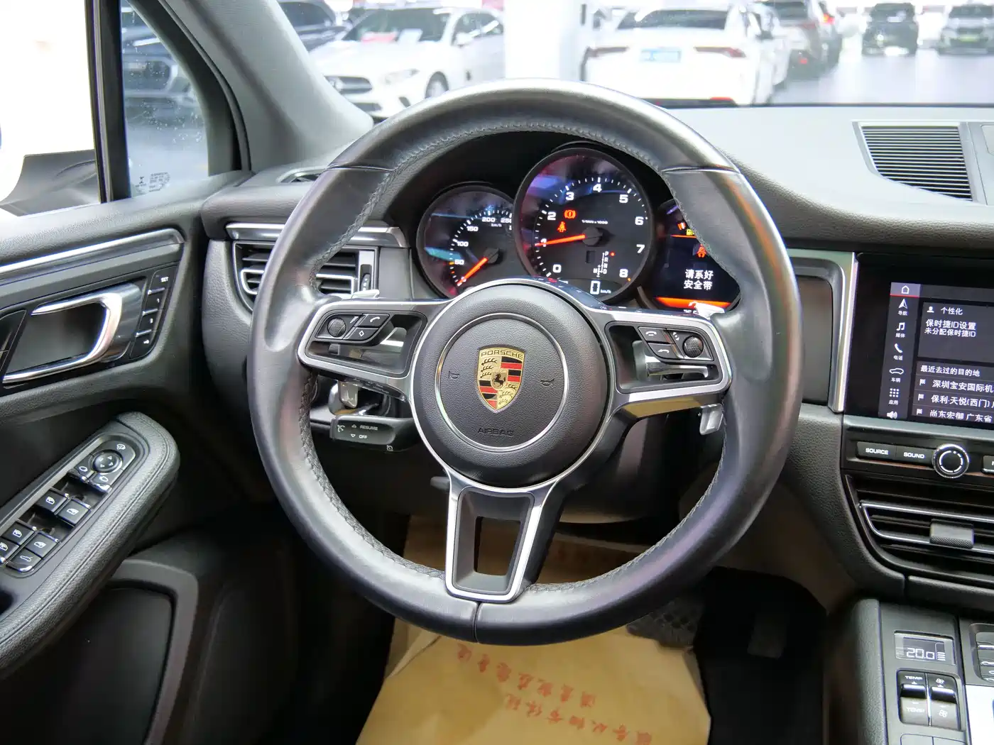 Porsche Macan 2018 Macan 2.0T фото 13