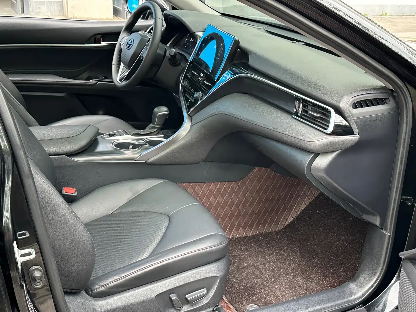 Toyota Camry 2021 2.5G Luxury Edition фото 14