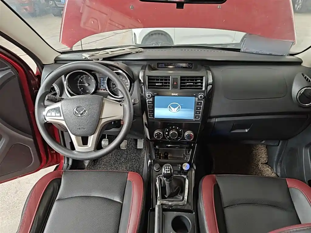 صورة 10 - BAIC Huansu S3