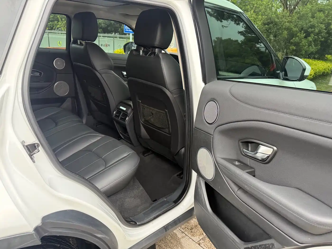 Land Rover Range Rover Evoque 2016 2.0T PURE Style фото 43