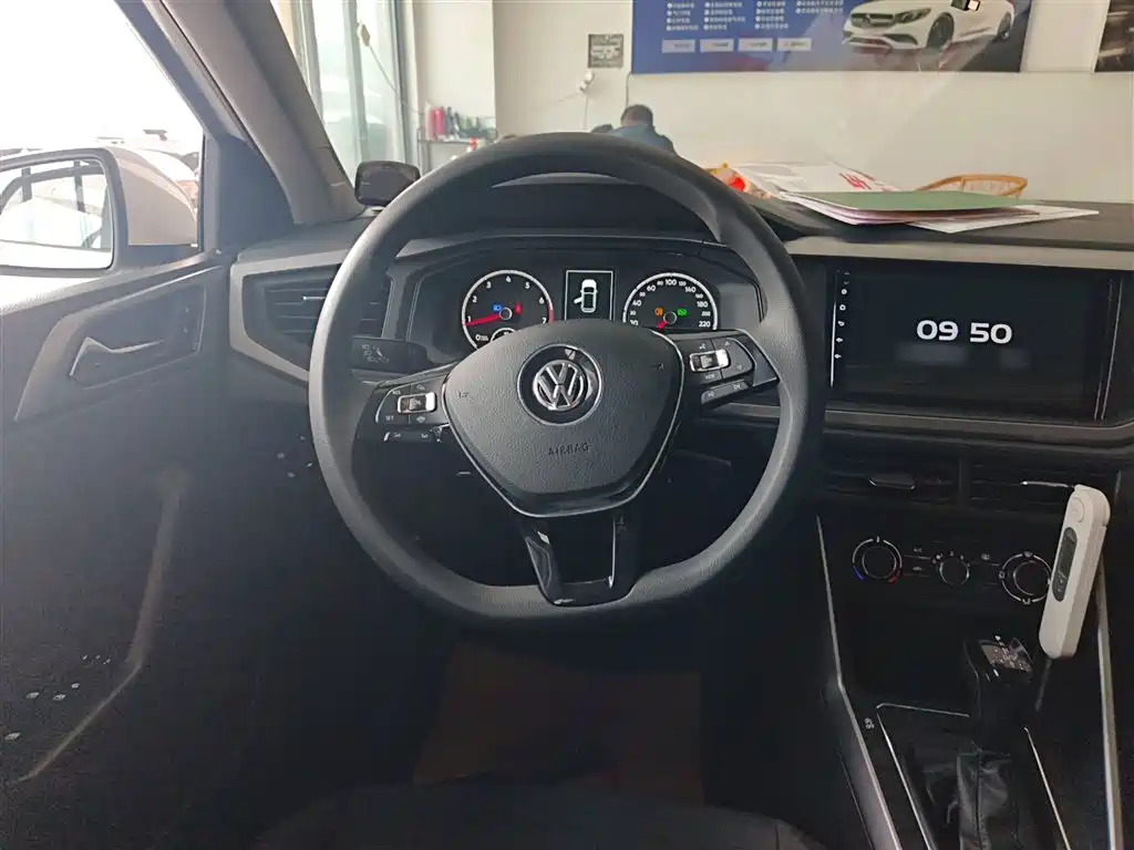 Volkswagen Polo 2019 Plus 1.5L Automatic Panorama Enjoyment Edition фото 11
