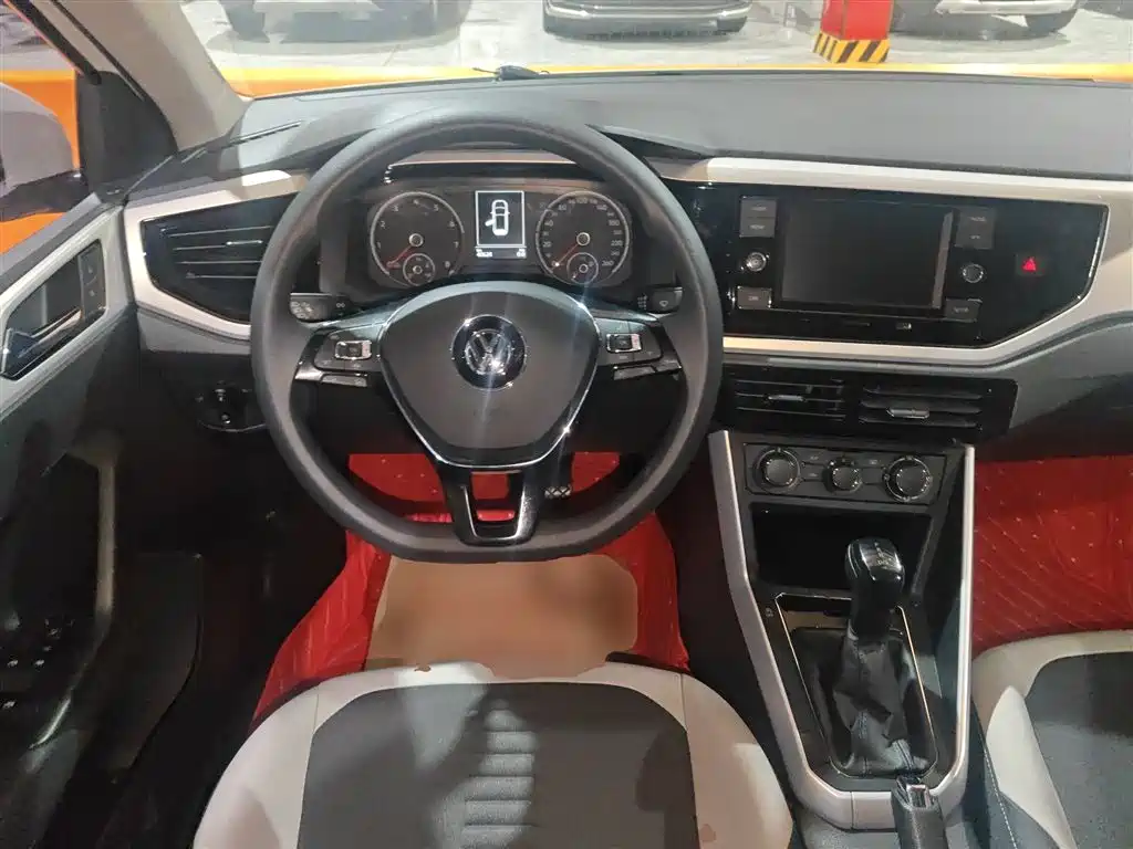 Volkswagen Polo 2019 Plus 1.5L Automatic Colorful Tech Edition фото 11