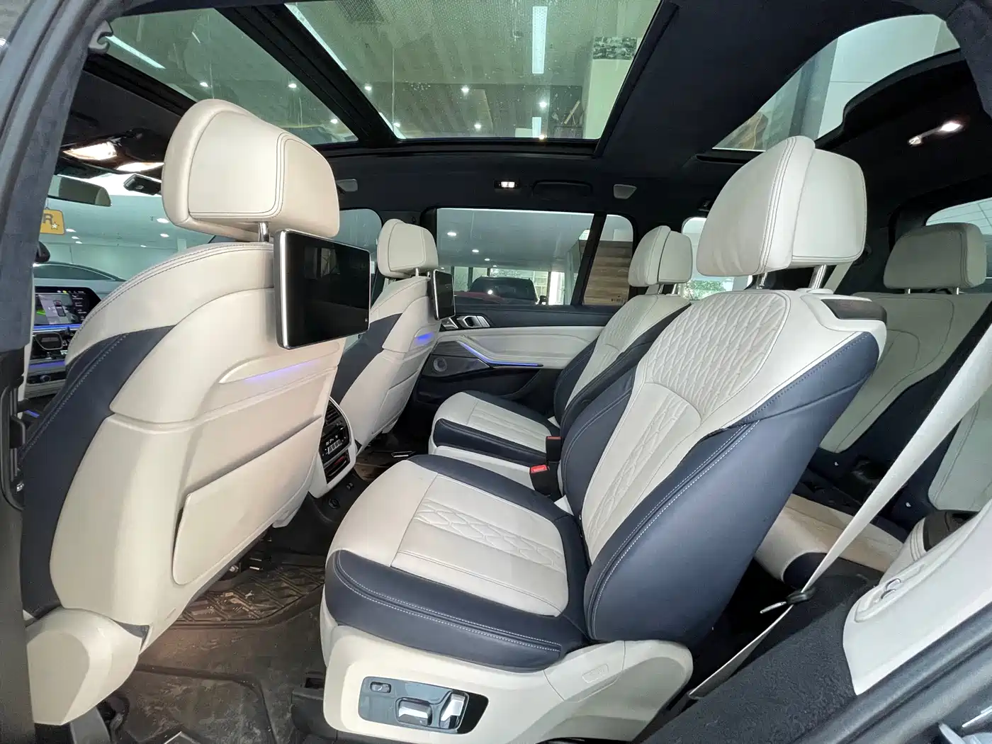 BMW X7 2021 xDrive40i Executive M Sport Package фото 29