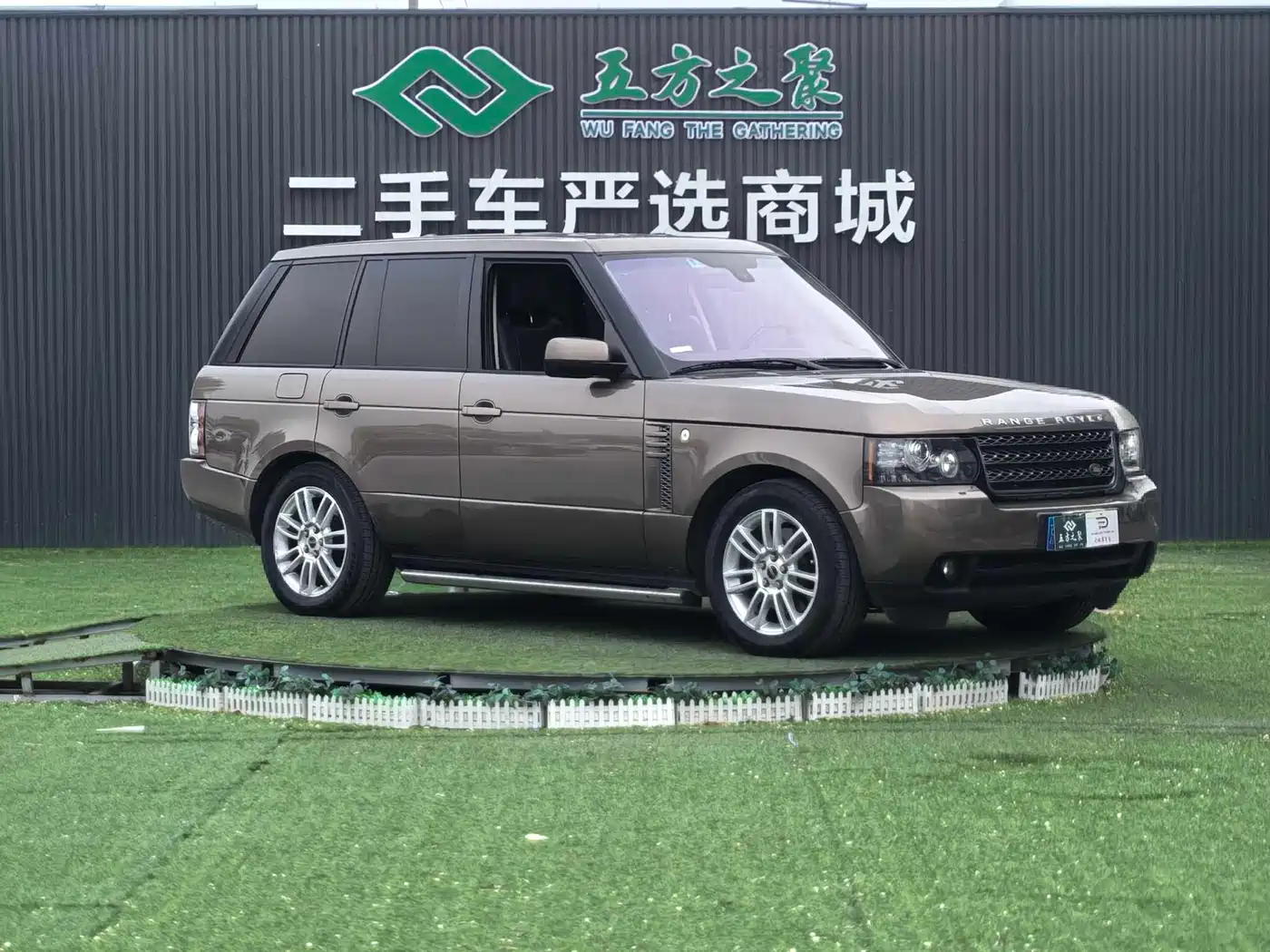 Land Rover Range Rover 2012 5.0 NA V8 фото 3