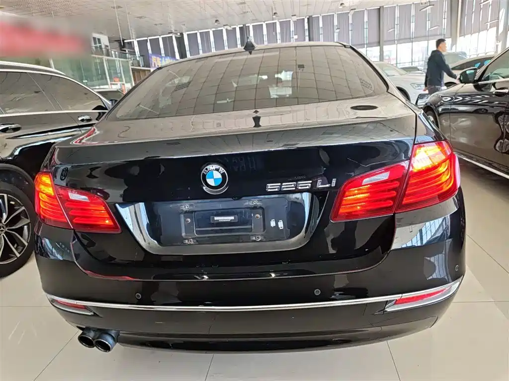 BMW 5 Series 2017 525Li Luxury Design Package фото 4