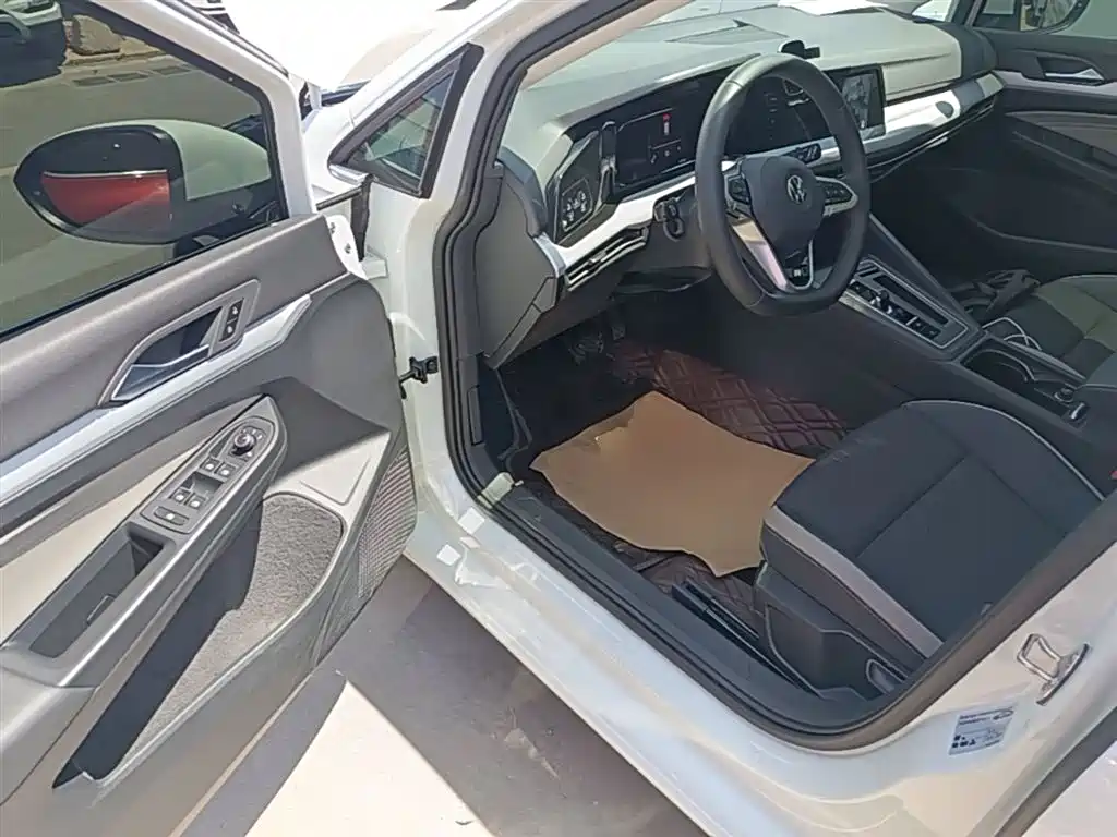 Volkswagen Golf 2023 Facelift 280TSI DSG Pro фото 16