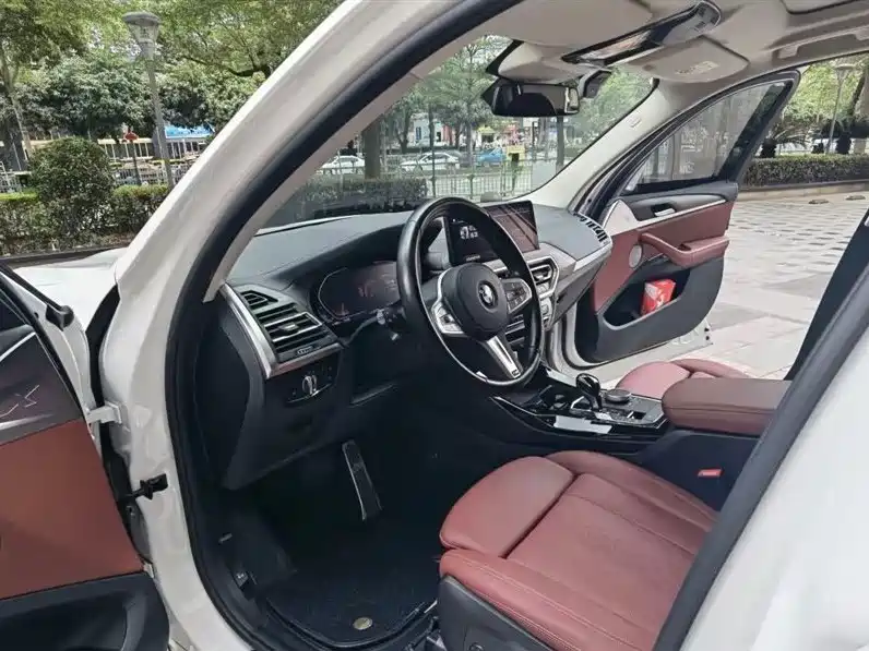 BMW X3 2022 Facelift xDrive30i Leading M Shadow Edition фото 4