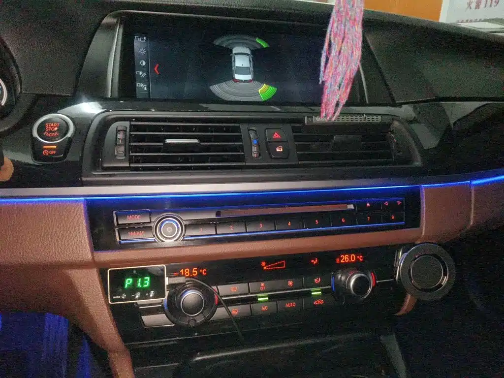 Photo 10 - BMW 5 Series (Import)