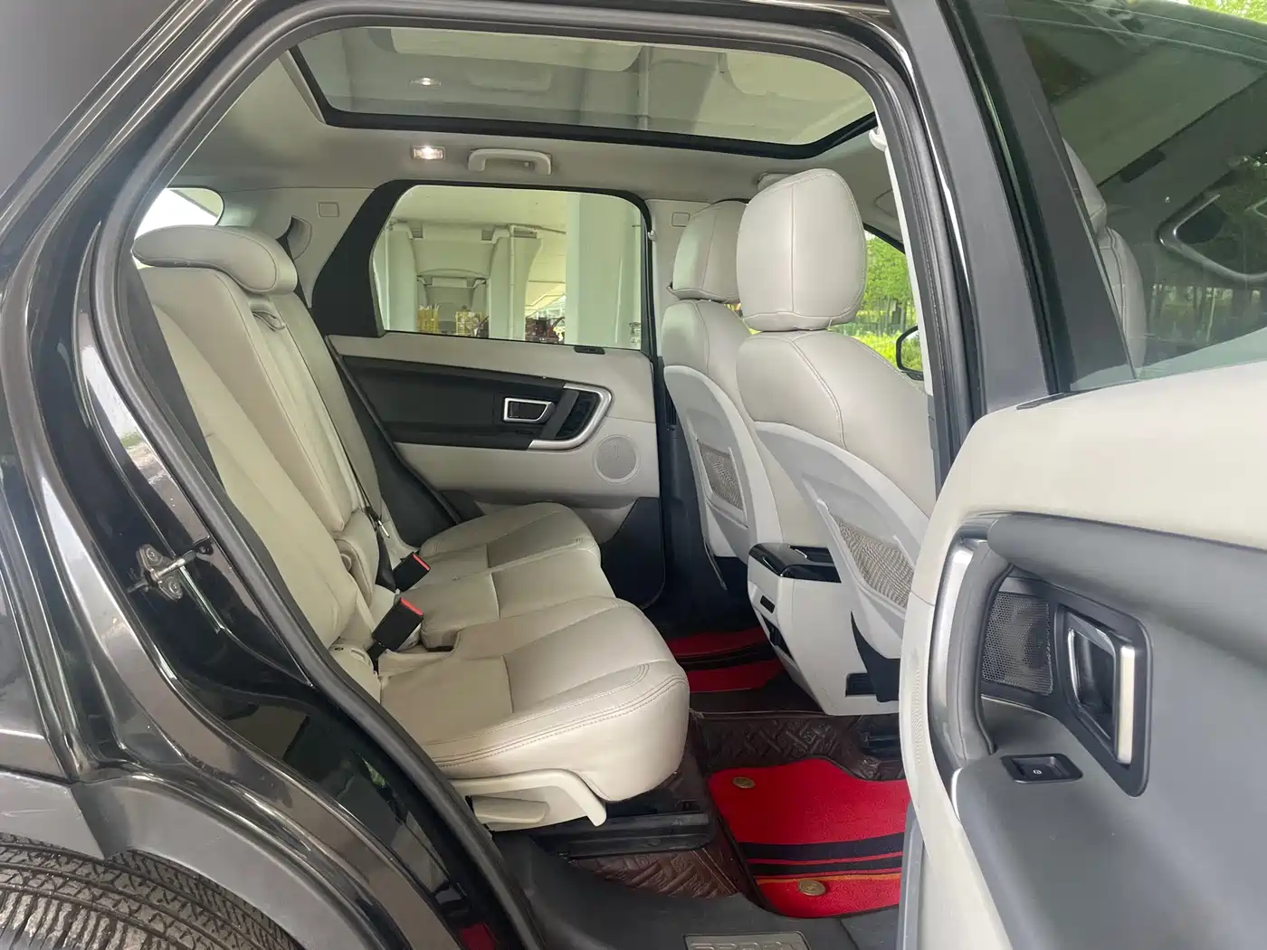 Land Rover Discovery Sport (Import) 2015 2.0T SE фото 8