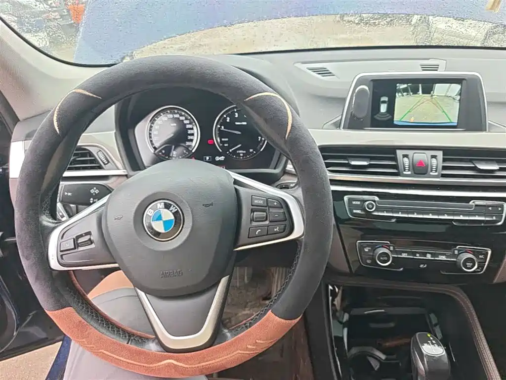 BMW X1 2018 sDrive18Li Premium Model фото 10