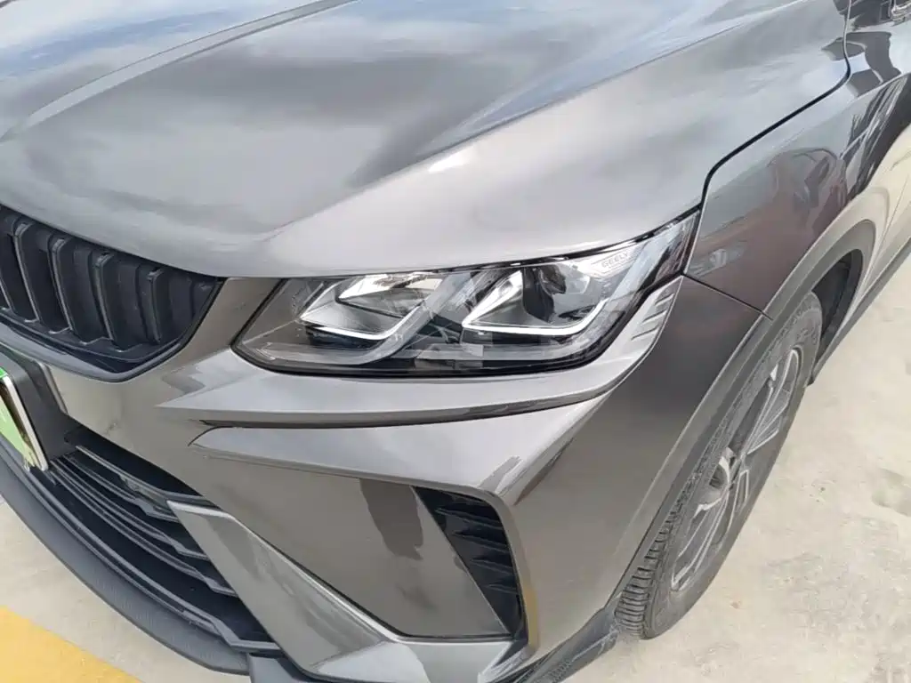 Фото 24 - Geely Coolray