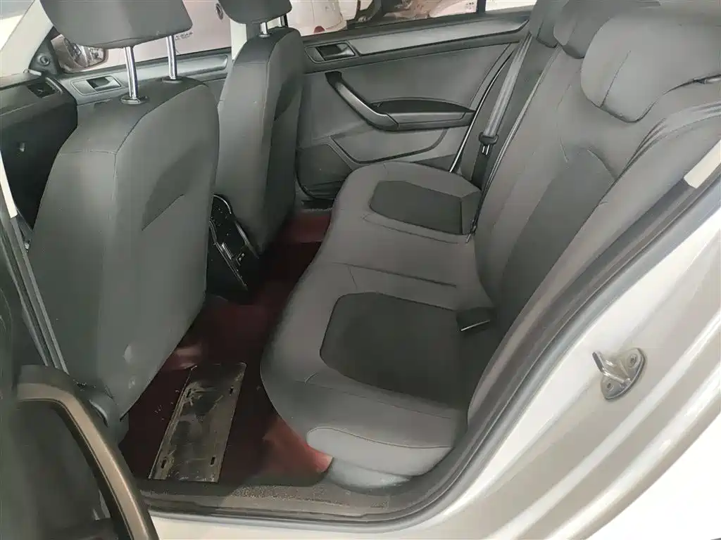 Volkswagen Santana 2015 1.6L Automatic Trend Edition фото 17