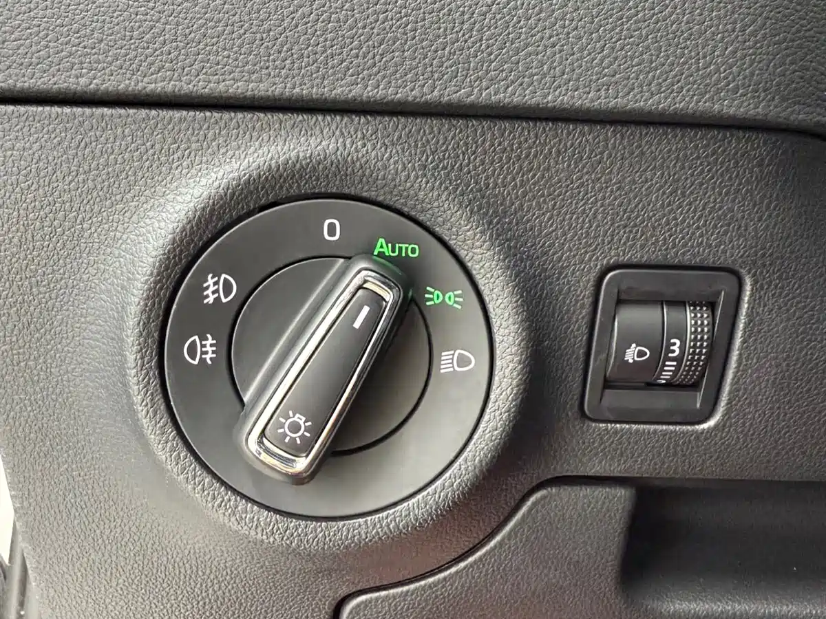 Škoda Karoq 2021 TSI280 Luxury Edition фото 15