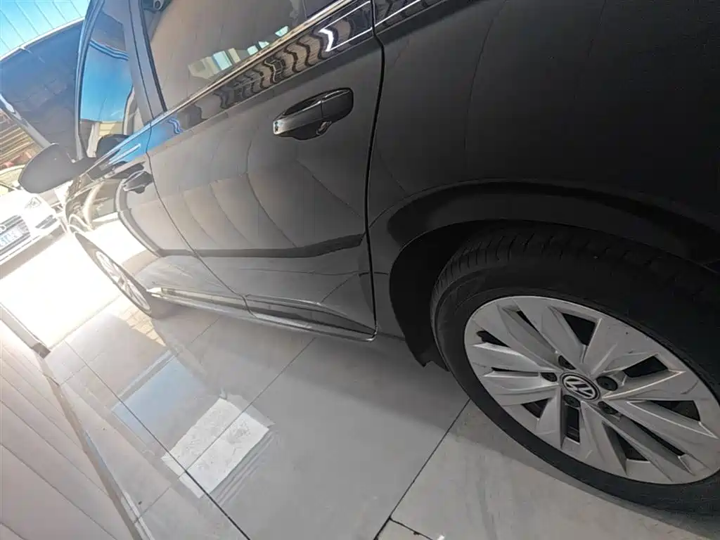 Volkswagen Lavida 2018 Hatchback 200TSI DSG Comfort Edition China V фото 22