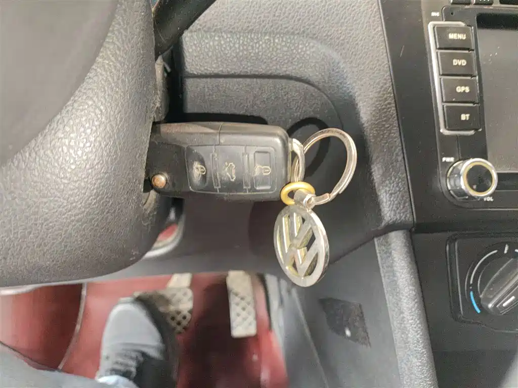 Volkswagen Santana 2015 1.6L Automatic Trend Edition фото 9