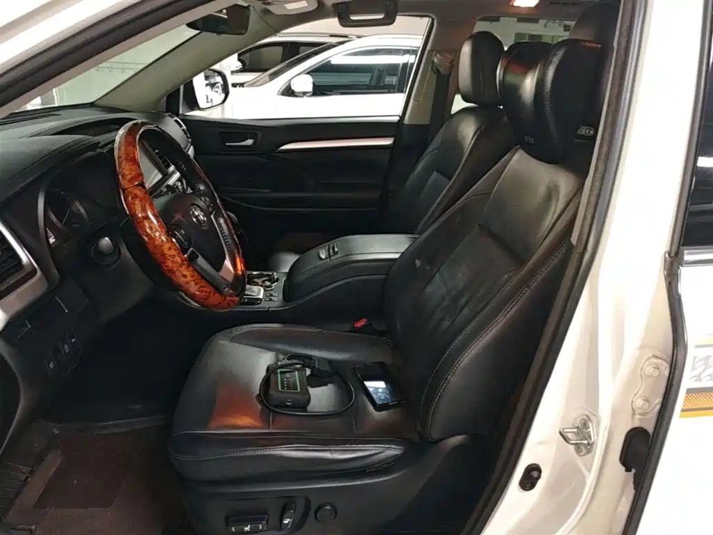 Toyota Highlander 2018 2.0T 4WD Luxury 7-seater China VI фото 15