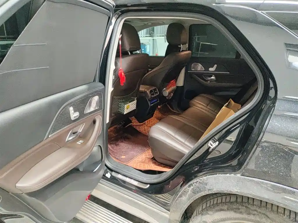 Mercedes-Benz GLE фото 8