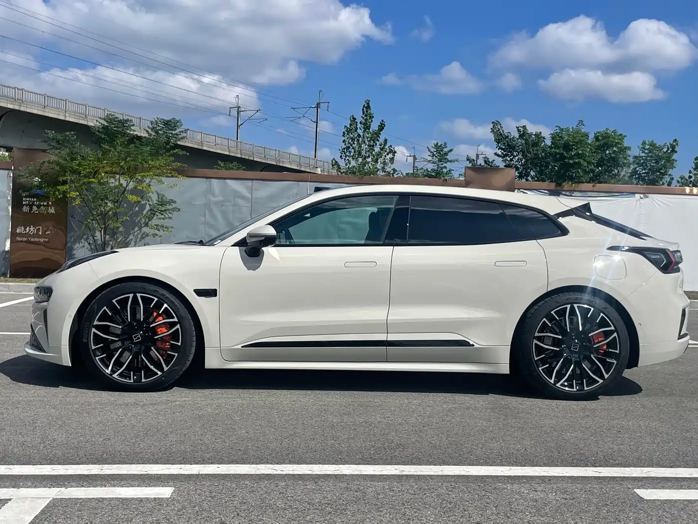 ZEEKR EXTREME KRYPTON 001