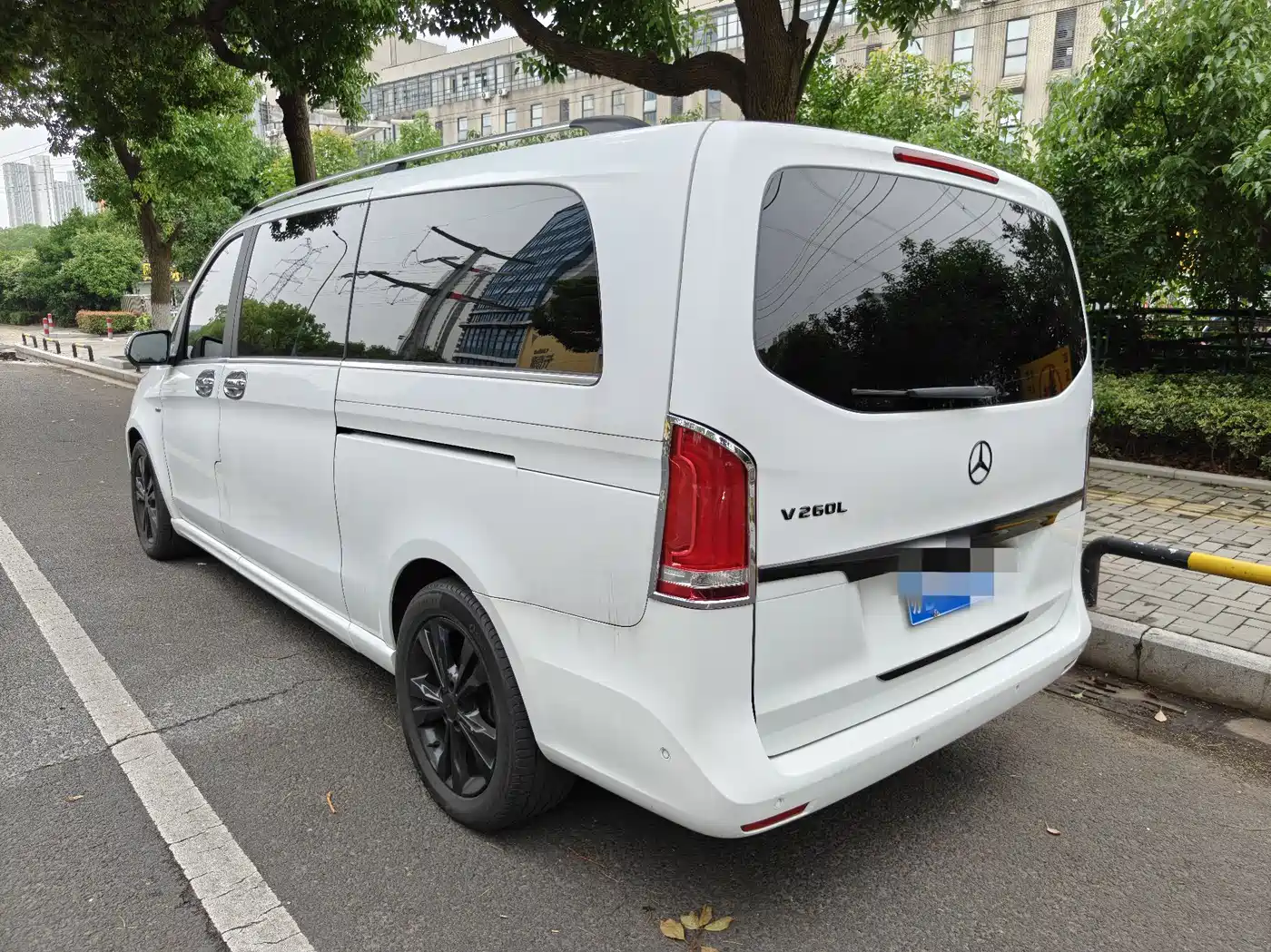 Mercedes-Benz V-Class 2016 V 260 L Premium Long фото 7