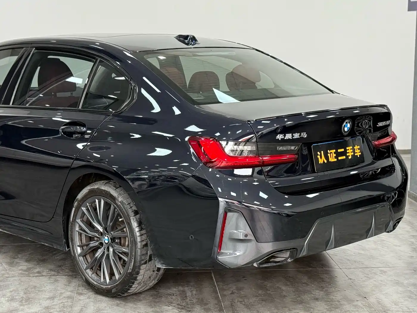 BMW 3 Series 2023 325Li M Sport Black Night Package фото 10