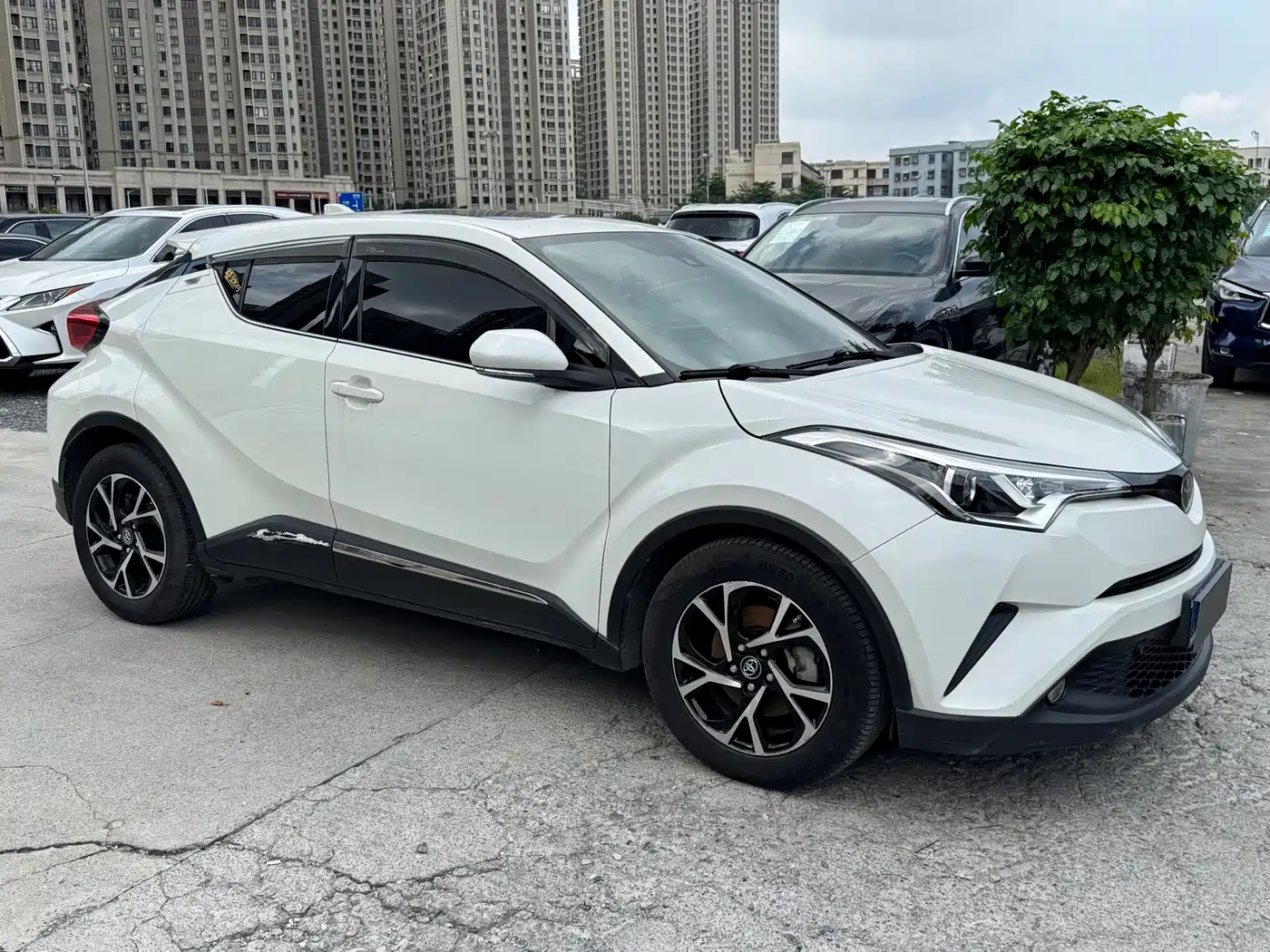 Toyota C-HR 2018 2.0L Leading Sunroof Edition V фото 7