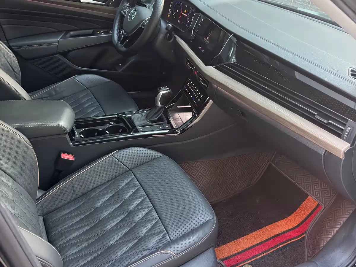 Volkswagen Passat 2021 Model 330TSI Premium Edition фото 12