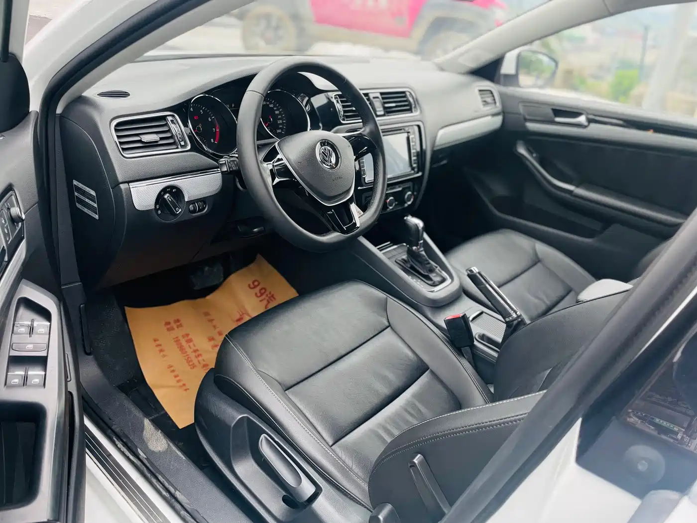 Volkswagen Sagitar 2015 230TSI Automatic Comfort фото 5