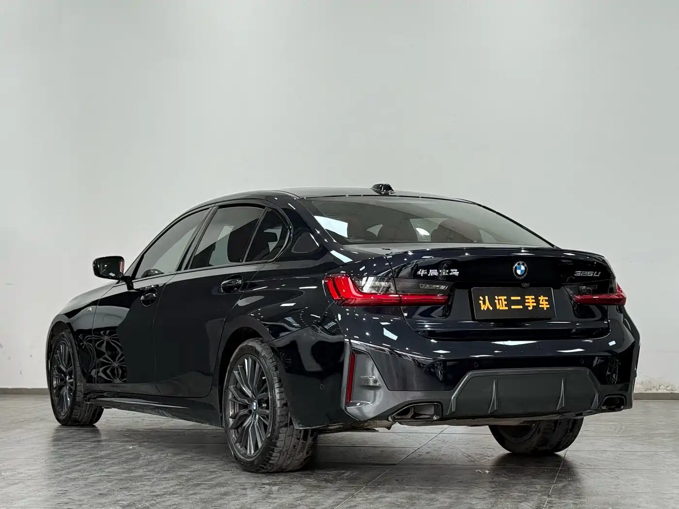 BMW 3 Series 2023 325Li M Sport Black Night Package фото 7
