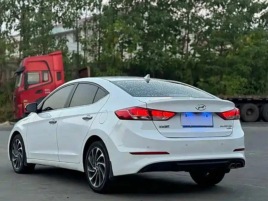 Hyundai Elantra 2020 1.4T DCT Dynamic·Vitality фото 6
