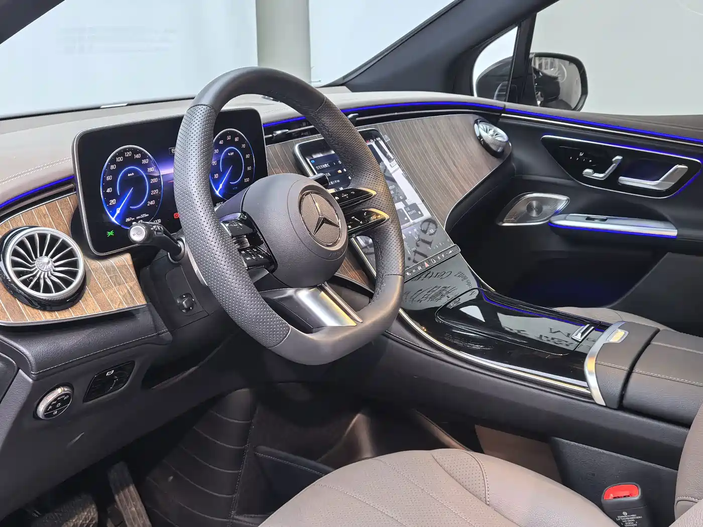 Mercedes-Benz EQE SUV 2025 2024 500 4MATIC Pioneer Edition