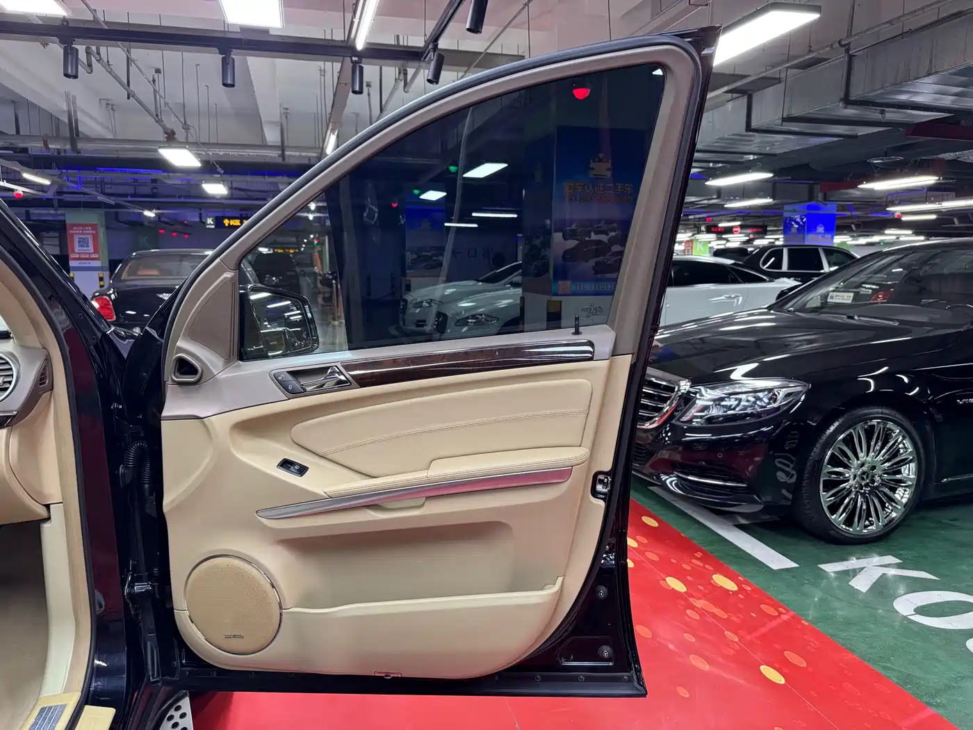 Mercedes-Benz GL-Class фото 23
