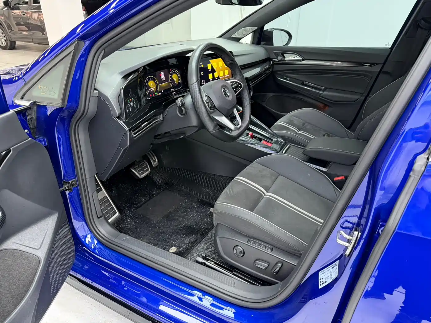 Volkswagen Golf 2021 280TSI DSG R-Line фото 12